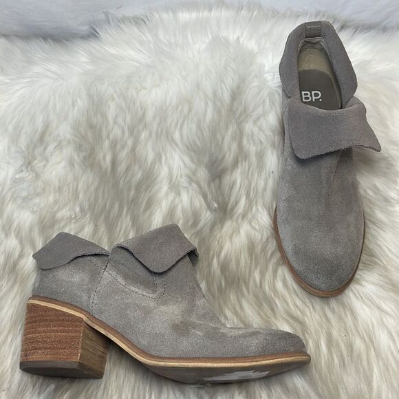 BP. Grey Suede Cuffable Pull On Booties Sz 6 - Picture 1 of 6